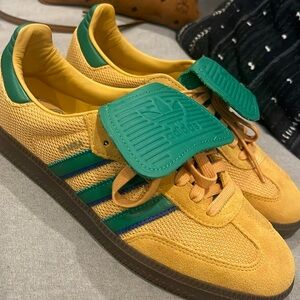 Adidas Sambas OG- Brand New! never worn. Size mens 8.5 /Women 9.5